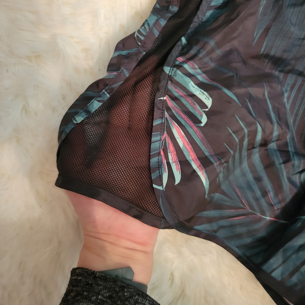 Gym Shorts - Picture 3 of 7
